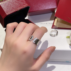 Replica Womens Jewelry Cartier Silver Diamonds Rings A173PP180 AA188550