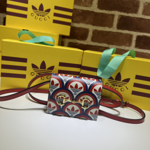 Adidas x Gucci Card Case Horsebit Interlocking G and Trefoil Print Blue and Red Leather Adidas x Gucci Card Case Horsebit Interlocking G and Trefoil Print Blue and Red Leather