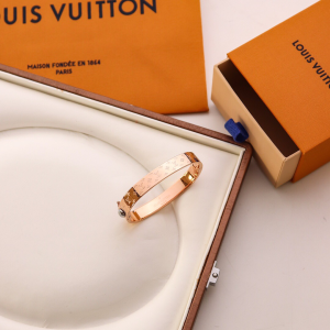 Replica Free Gift Louis Vuitton Rose Gold Monogram Bracelet A62PP60 AA189007
