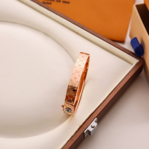 Replica Free Gift Louis Vuitton Rose Gold Monogram Bracelet A62PP60 AA189007