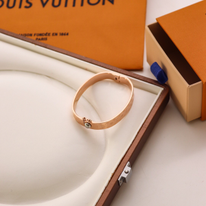 Replica Free Gift Louis Vuitton Rose Gold Monogram Bracelet A62PP60 AA189007