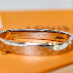 Replica Free Gift Louis Vuitton Silver Monogram Bracelet A62PP60 AA189008