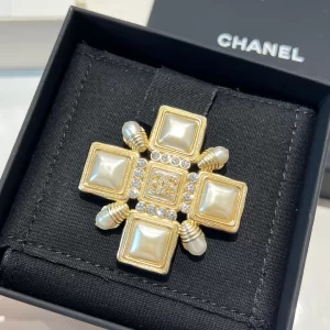 Replica Womens Jewelry Chanel Crystals CC Logo Metal Brooch A62PP180 AA189247