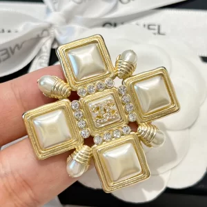 Replica Womens Jewelry Chanel Crystals CC Logo Metal Brooch A62PP180 AA189247