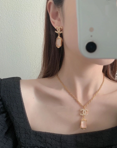 Replica Womens Jewelry Chanel Pearls CC Logo Earrings A62PP180 AA189245