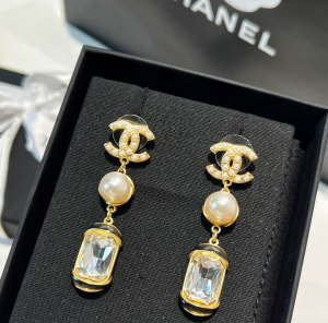 Replica Womens Jewelry Chanel Pearls CC Logo Earrings AB8910 A62PP180 AA189243