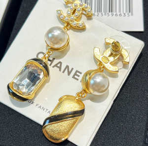 Replica Womens Jewelry Chanel Pearls CC Logo Earrings AB8910 A62PP180 AA189243