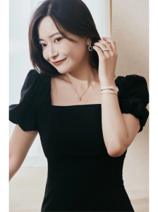 Replica Womens Jewelry Harry Winston HW Logo Diamonds Necklace A62PP280 AA189576