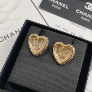 Replica Womens Jewelry Chanel CC Logo Heart Earrings A152PP180 AA190132