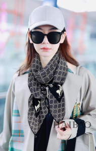 Replica Womens Scarf Celine Triomphe Silk Scarf Black 140x140CM A151PP280 AA190046