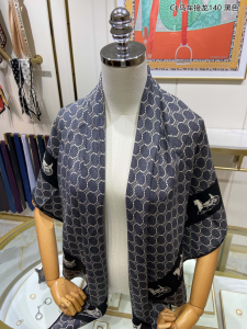 Replica Womens Scarf Celine Triomphe Silk Scarf Black 140x140CM A151PP280 AA190046