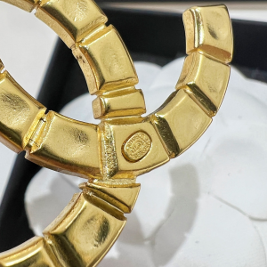 Replica Womens Jewelry Chanel Gold CC Logo Brooch A62P180 AA190387