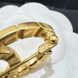 Replica Womens Jewelry Chanel Gold CC Logo Brooch A62P180 AA190387