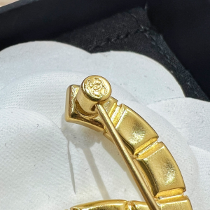 Replica Womens Jewelry Chanel Gold CC Logo Brooch A62P180 AA190387