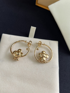 Replica Womens Jewelry Louis Vuittono Vivienne Gold Earrings A152PP180 AA190562