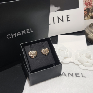 Replica Womens Jewelry Chanel Gold CC Logo Heart Earrings A173PP180 AA191042