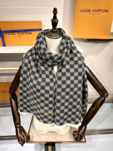 Scarf Louis Vuitton Petit Damier Scarf Gray