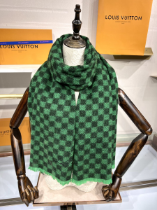 Scarf Louis Vuitton Petit Damier Scarf Green