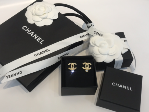 Essenceofluxury Womens Jewelry Chanel Crystals CC Logo Earrings A39PP180 AA191397