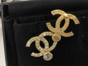 Essenceofluxury Womens Jewelry Chanel Crystals CC Logo Earrings A39PP180 AA191397