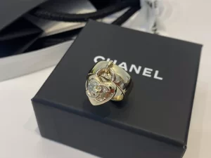 Essenceofluxury Womens Jewelry Chanel Gold Heart Lock Rings A39PP180 AA191399