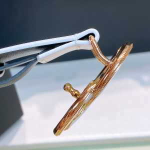 Essenceofluxury Womens Belts Chanel CC Logo White Leather Belt 30MM A175PP240 AA191620