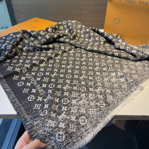 Replica Womens Scarf Louis Vuitton Denim Gradient Monogram Shawl in Black 142x142CM A151PP280 AA191816 Replica Womens Scarf Louis Vuitton Denim Gradient Monogram Shawl in Black 142x142CM A151PP280 AA191816