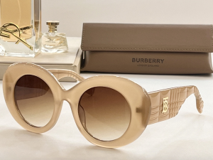 Burberry Essenceofluxury Sunglasses BB4370 Beige 