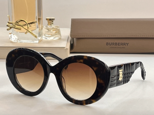 Burberry Essenceofluxury Sunglasses BB4370 Brown 