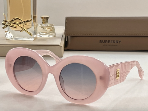 Burberry Essenceofluxury Sunglasses BB4370 Pink 