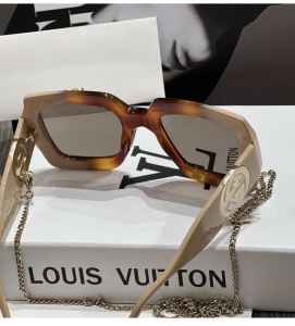 Essenceofluxury Womens Sunglasses Gucci Essenceofluxury Sunglasses GG1022 Beige A65PP180 AA192238