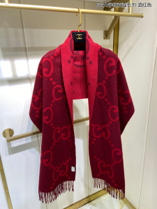 Gucci GG Cashmere Jacquard Scarf Fringed Red Gucci GG Cashmere Jacquard Scarf Fringed Red
