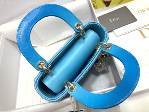 Essenceofluxury Womens Handbags Dior Mini Lady Dior Chain Shoulder Crossbody Bag in Metallic Blue Gradient Lambskin with Bead Embroidery 17x15x7CM A138PP2580 AA192461 Essenceofluxury Womens Handbags Dior Mini Lady Dior Chain Shoulder Crossbody Bag in Metallic Blue Gradient Lambskin with Bead Embroidery 17x15x7CM A138PP2580 AA192461