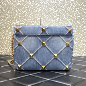Essenceofluxury Womens Handbags Valentino Medium Roman Stud The Shoulder Bag in Blue Denim with Chain 25x16x10CM A204PP1180 AA192551 Essenceofluxury Womens Handbags Valentino Medium Roman Stud The Shoulder Bag in Blue Denim with Chain 25x16x10CM A204PP1180 AA192551