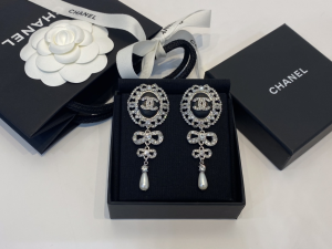 Essenceofluxury Womens Jewelry Chanel Crystals CC Bowknot Earrings A39PP180 AA192612