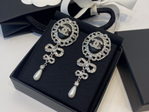 Essenceofluxury Womens Jewelry Chanel Crystals CC Bowknot Earrings A39PP180 AA192612