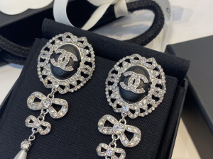 Essenceofluxury Womens Jewelry Chanel Crystals CC Bowknot Earrings A39PP180 AA192612