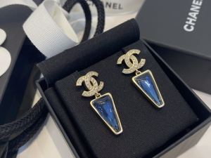 Essenceofluxury Womens Jewelry Chanel Crystals CC Pearls Earrings A39PP180 AA192614