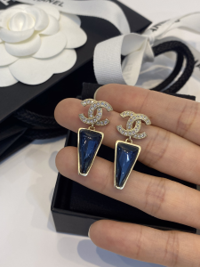 Essenceofluxury Womens Jewelry Chanel Crystals CC Pearls Earrings A39PP180 AA192614