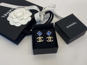 Essenceofluxury Womens Jewelry Chanel Crystals CC Pearls Earrings A39PP180 AA192615