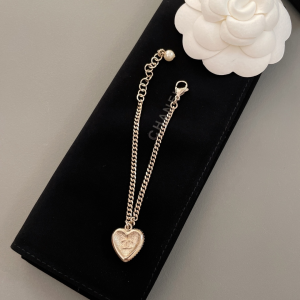 Essenceofluxury Womens Jewelry Chanel CC Crystals Heart Chain Bracelet A152PP180 AA192747