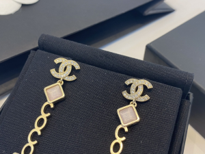 Replica Womens Jewelry Chanel Coco CC Logo Earrings Purple A39PP180 AA193039