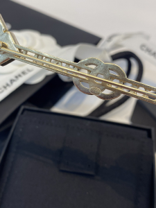 Replica Womens Jewelry Chanel Crystals CC Arrow Brooch A39PP180 AA193045