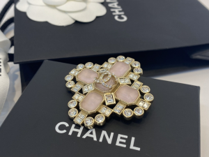 Replica Womens Jewelry Chanel Crystals CC Logo Brooch A39PP180 AA193037