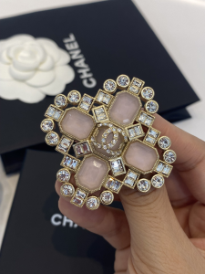 Replica Womens Jewelry Chanel Crystals CC Logo Brooch A39PP180 AA193037