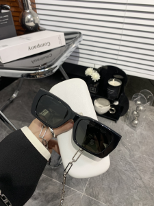 Burberry Eyewear Sunglasses Be4336 Black 