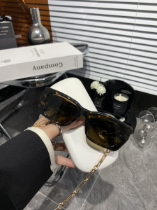 Burberry Eyewear Sunglasses Be4336 Brown 