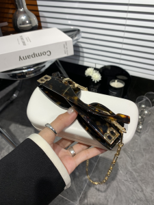 Essenceofluxury Womens Sunglasses Burberry Eyewear Sunglasses Be4336 Brown A144PP180 AA193117