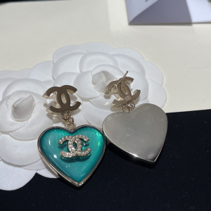 Essenceofluxury Womens Jewelry Chanel CC Logo Green Heart Earrings A173PP180 AA193186