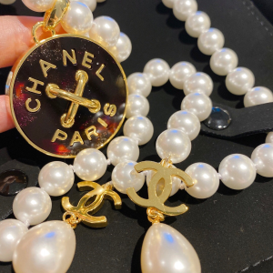 Essenceofluxury Womens Jewelry Chanel Long Pearls Necklace White A39PP280 AA193216